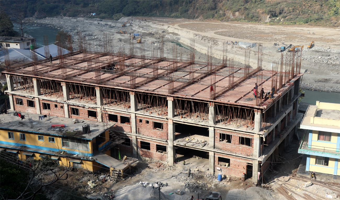 ३९ वर्षदेखि निमित्तको भरमा चलेको दार्चुलामा ५० शय्याको अस्पताल भवन निर्माणमा पनि ढिलाइ