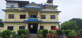 चौतर्फी क्षति बीच मनहरी प्रहरी कार्यालय सकुशल