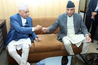 संसद पुनर्स्थापनाको रिट लैजान कांग्रेस–एमालेले थाले हस्ताक्षर संकलन