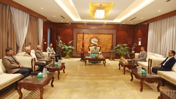 निर्वाचन गर्न प्रधानमन्त्रीले खोजिन् एमालेको साथ