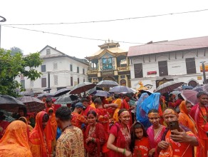 आज साउनको अन्तिम सोमबार, पशुपतिनाथमा दर्शनार्थीको ओइरो
