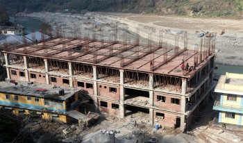 ३९ वर्षदेखि निमित्तको भरमा चलेको दार्चुलामा ५० शय्याको अस्पताल भवन निर्माणमा पनि ढिलाइ