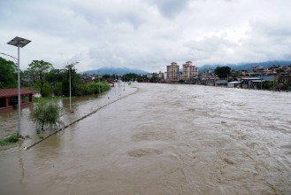 काठमाडौँ महानगरको सक्रियतामा वाग्मती र रुद्रमती दोभानको सरसफाइ 