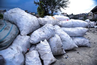 सुख्खा फोहोर बेचेर ६ करोड कमाउने काठमाडौँ महानगरकाे लक्ष्य, यसरी लगाइयो ठेक्का 