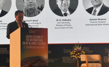 दिल्लीबाट मन्त्री घिसिङको अपिल- नेपालको नवीकरणीय ऊर्जामा लगानी गर्नुस्