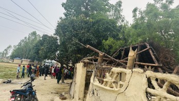 हुरीले घर भत्किँदा एक महिलाको मृत्यु