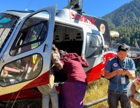 उत्तरी गोरखाबाट सुत्केरी र शिशुको हेलिकप्टरबाट उद्धार