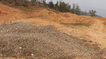 टेम्केमैयुङ गाउँपालिकामा निर्माणाधीन अस्पताल ठेकेदारको लापरबाहीले पाँच वर्षदेखि अलपत्र