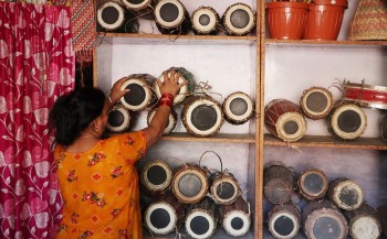 आधुनिकताले छोएसँगै बिकेन मादल‚ निराश व्यवसायी पेसाबाटै पलायन