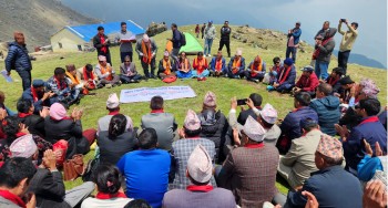 दैलेख र कालिकोटका स्थानीय सरकार प्रमुखहरु महाबुलेकमा, ग्यास उत्खनन गर्न दबाब बढाउँदै
