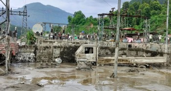 रसुवाका क्षतिग्रस्त विद्युत संरचनाको मर्मत तथा पुनस्थापनाको लागि काम तीब्र