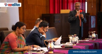 साक्षर मधेश प्रदेश तयारी सम्बन्धी उच्चस्तरीय विज्ञ कार्यदलको प्रतिवेदन हस्तान्तरण