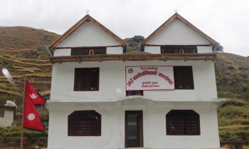 काँचो स्याउ संकलन गरेको भन्दै गाउँपालिका उपाध्यक्षले लगाइदिइन् गोदाममा ताला