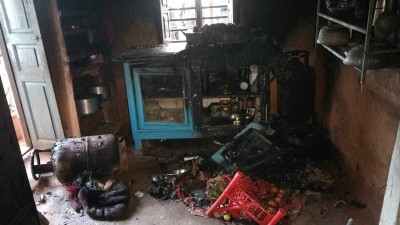 मध्यरातमा कसले लगायो वडाध्यक्षको घरमा आगो ?