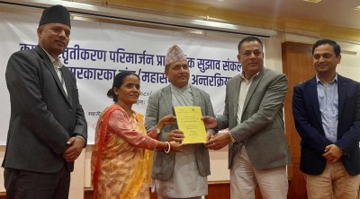 सडक बत्तीको महसुल तिराउने अर्थ मन्त्रालयको निर्णयमा स्थानीय तहको आपत्ति