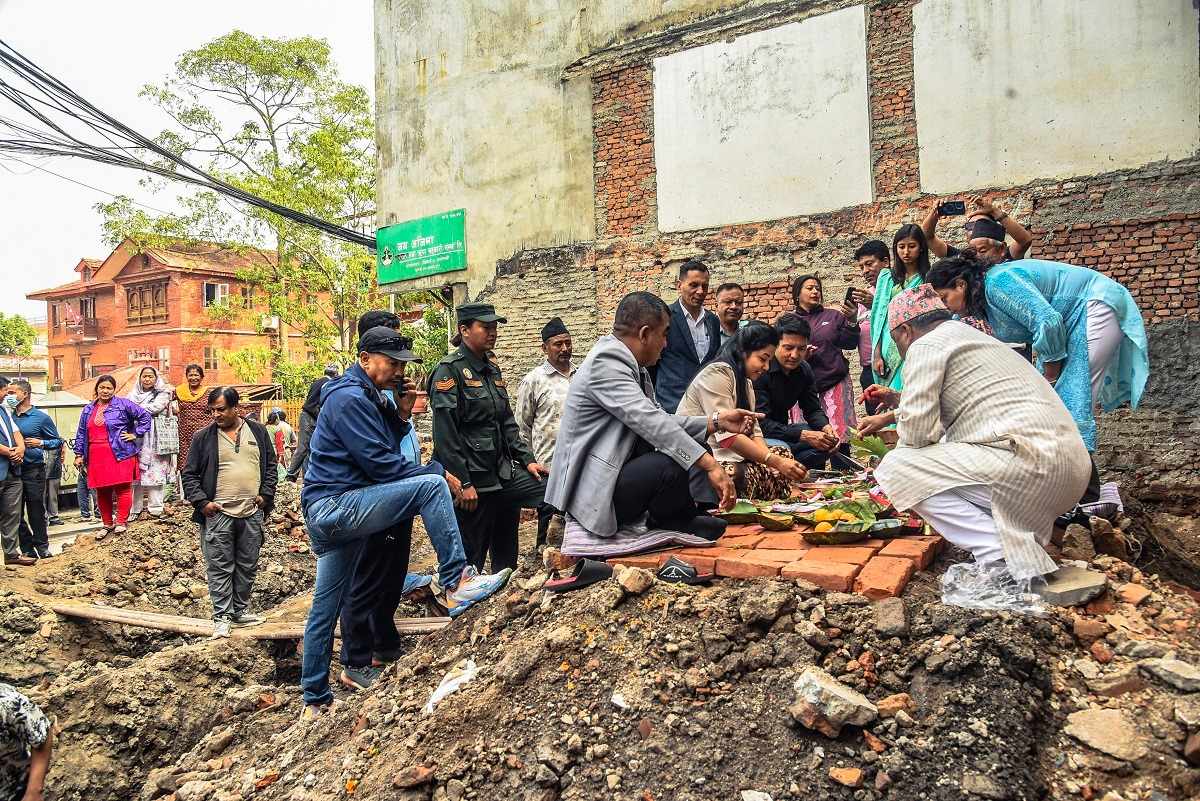 हाँडीगाउँमा फल्चासहितको पुस्तकालय भवन शिलान्यास