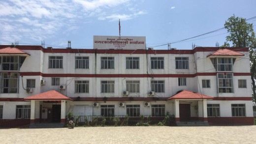 देवदह नगरपालिकामा खानेपानीको हाहाकार,  बोरिङ सञ्चालनमा नियन्त्रण