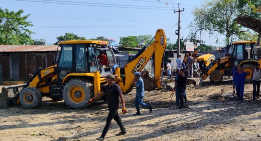 काठमाडौं प्रशासनको चेतावनीः थापाथली सुकुम्बासी बस्ती खाली नगरे १२ गतेदेखि टहरा भत्काइने