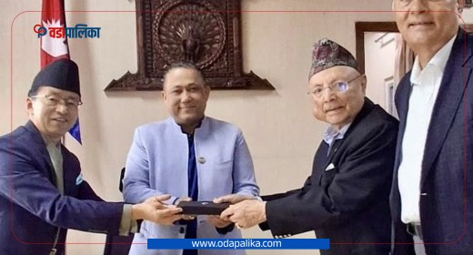 संयोजक थापाले बुझाउनुभयो ‘इपिजी प्रतिवेदन’ राखिएको दराजको साँचो