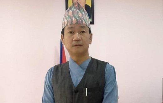 ज्यान मार्ने धम्की दिएको भन्दै चैत १७ को मिति राखेर १६ गते नै निवेदन दिए हर्क साम्पाङले (निवेदनसहित)