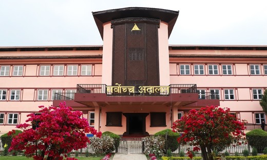 बैंकका कर्मचारी श्रमिक नभए के हुन् ? श्रम ऐन लाग्ने ठाउँ कहाँ हो श्रीमान् !