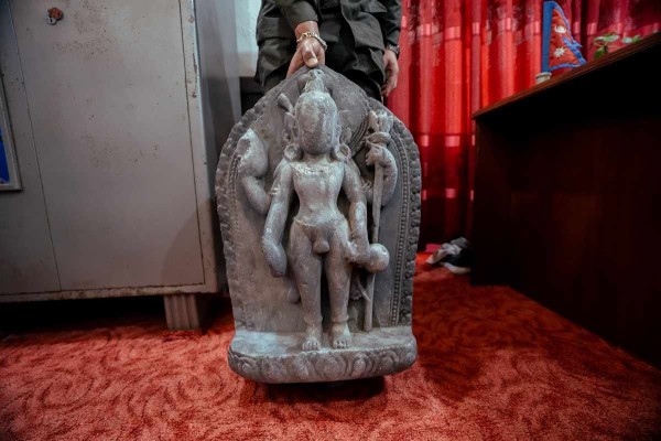 फोहोरमा भेटिएको मुर्ति हराएको कि चोरी भएको ? महानगरले थाल्यो अनुसन्धान 