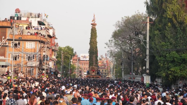 ललितपुरमा रातो मच्छिन्द्रनाथ जात्रा सुरु,रथ तानेर गाबल पुर्‍याइयो