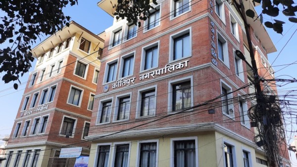 विपन्नको कानुन टेकेर कीर्तिपुरका मेयरले लिए नगरपालिकाबाट १३ लाख उपचार खर्च 