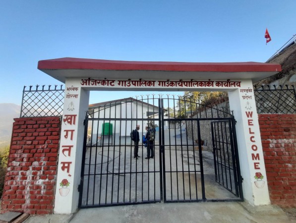 अजिरकोट गाउँपालिकाका बजार अनुगमनः पाँच गाडी मदिरा नियन्त्रण, व्यवसायीको आपत्ति