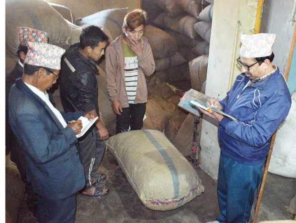 अलैँचीको मूल्यमा निरन्तर गिरावट‚प्रतिमन ९२ हजार रुपैयाँ कायम