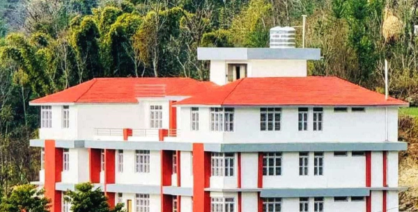 एक जना स्वास्थ्यकर्मीको भरमा स्वास्थ्य संस्था चलाउनुपर्ने बाध्यता