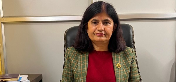 सांसद छाडेर सांसद बन्न दौडिएकी भगवती  