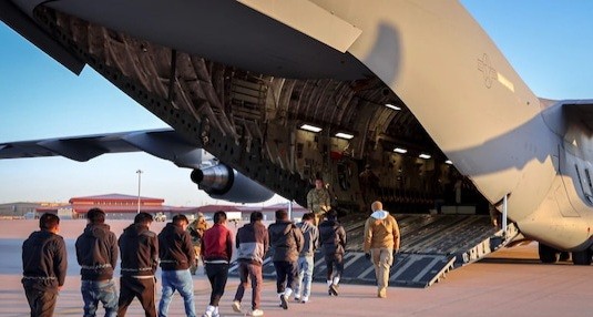 अमेरिकाले डिपोर्ट गरेका अवैध आप्रवासीलाई यसरी व्यवस्थापन गर्दैछन् मेक्सिकोका स्थानीय सरकार