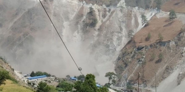 डोल्पामा स्थानीय र प्रहरीबीच विवाद, प्रहरी चौकीमा तोडफोड