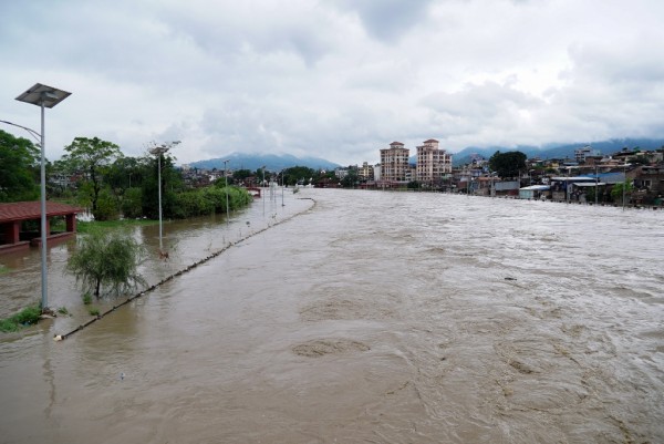 काठमाडौँ महानगरको सक्रियतामा वाग्मती र रुद्रमती दोभानको सरसफाइ 