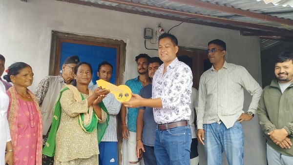 एकल महिलाका लागि पालिका अध्यक्षले बनाइदिए घर