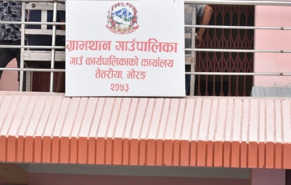 स्थानीय तह उपनिर्वाचन : ग्रामथानमा एमाले, माओवादी र रास्वपाका उम्मेदवार कांग्रेसकै व्यक्ति ! 