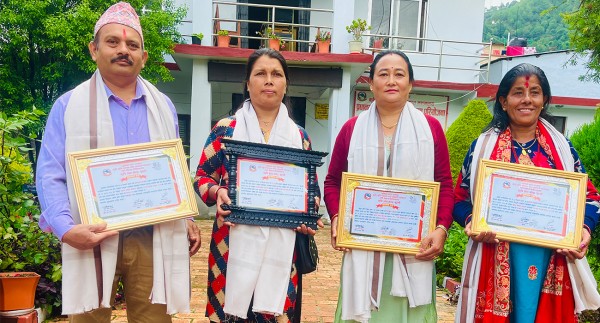 रेसुङ्गा र छत्रकोटका ४ किसानका तरक्की, ...अनि पाए पुरस्कार 