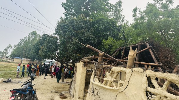 हुरीले घर भत्किँदा एक महिलाको मृत्यु