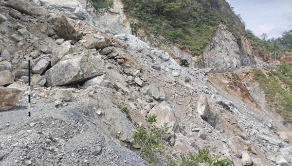 बागलुङमा कालीगण्डकी करिडोर, कालीकोटमा कर्णाली राजमार्ग अवरुद्ध