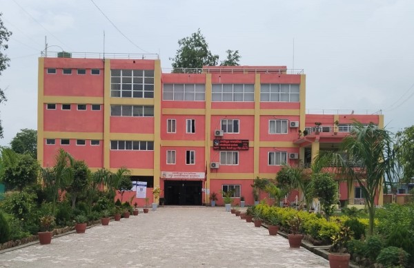 भएभरका विद्यालयमा ताला लगाएर रामरमाइलो गर्दै लम्कीचुहा नगरपालिका