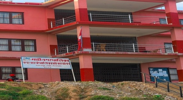 माडी नगरपालिकाद्वारा पहिरोमा ज्यान गुमाएको परिवारलाई आर्थिक सहयोग