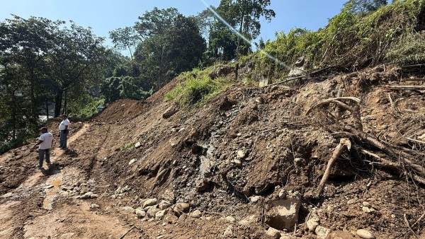 मोन्थाको असर: बिहीबारदेखि रातको समयमा मेची राजमार्ग बन्द हुने 