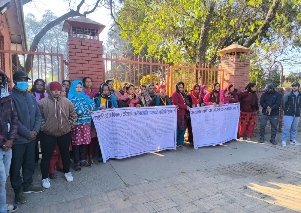अदालतको आदेश कार्यान्वयनको माग गर्दै पशुपति क्षेत्र विकास कोषमा तालाबन्दी