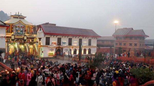 आज महाशिवरात्रि, देशभरका शिवालयमा भक्तजनको भीड