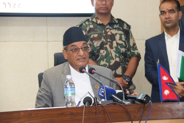 २१ जिल्लाका सिडिओलाई गृहमन्त्रीको निर्देशनः खानेपानी र सिँचाइमा आवश्यक समन्वय गर्नू
