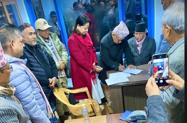 नेकपा र नाउपाबीच एकता गर्न सहमतिपत्रमा हस्ताक्षर 