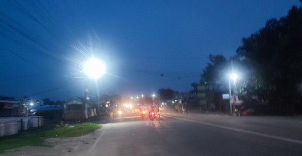 सौर्यबत्तीले झिलीमिली भीमदत्त नगरका सडक