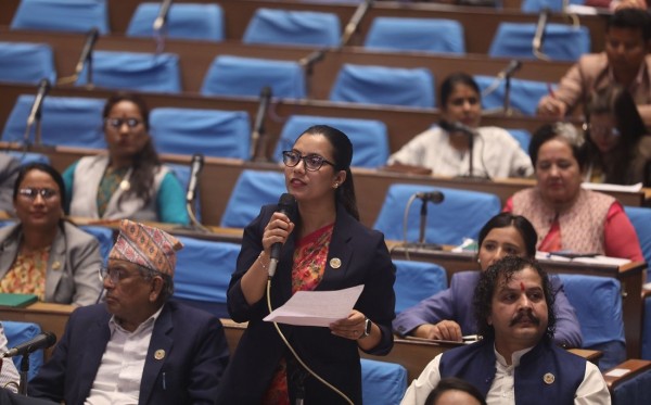 आमालाई ६ महिना र बाबुलाई ४२ दिन सुत्केरी विदा दिने सरकारको तयारी