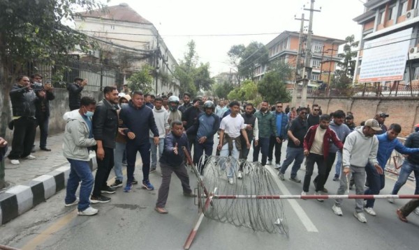 सडकमा पनि एमालेले पाएन जनसमर्थन